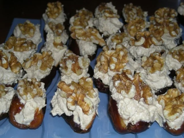 Datteln gefüllt .... inspiriert von " saturnia " - Rezept