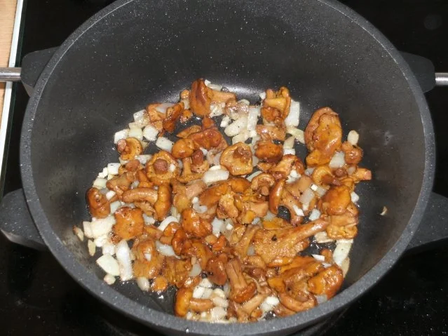 Fleisch: Hähnchenkeule mit Pfifferlingen - Rezept - Bild Nr. 4