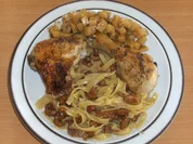 Fleisch: Hähnchenkeule mit Pfifferlingen - Rezept