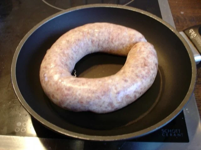Schwartenwurst mit Sauerkraut und Kartoffeln - Rezept - Bild Nr. 4