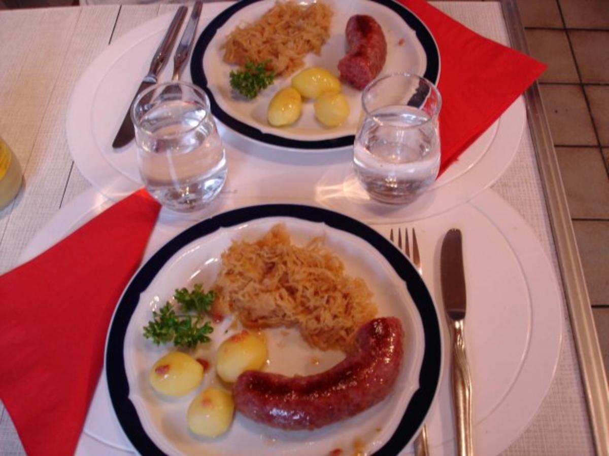 Schwartenwurst mit Sauerkraut und Kartoffeln - Rezept - Bild Nr. 8