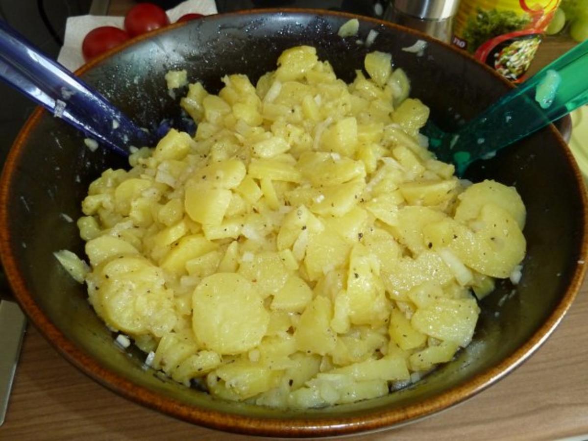 Mein Neujahrsessen - Hauptspeise : Gegrillte Hähnchen mit schwäbischen Kartoffelsalat - Rezept - Bild Nr. 2