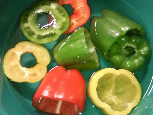 Paprikaschoten gefüllt mit Mett und Pilzen - Rezept - Bild Nr. 9