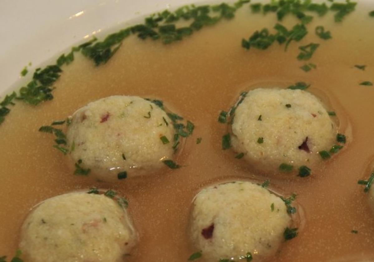 Bilder für Gries-Speck-Knödel-Suppe - Rezept