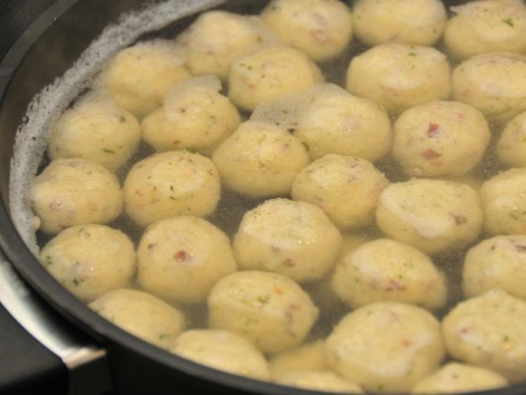 Gries-Speck-Knödel-Suppe - Rezept mit Bild - kochbar.de