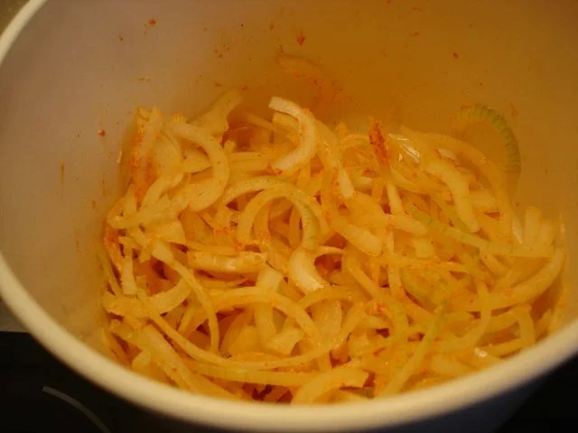 Leberkäse gebräunt auf Brot mit Spiegelei und Zwiebeln - Rezept - Bild Nr. 4