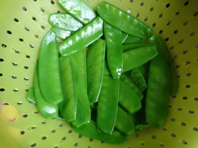 Bratwurst mit Zuckerschoten und Kartoffelpüree - Rezept - Bild Nr. 4