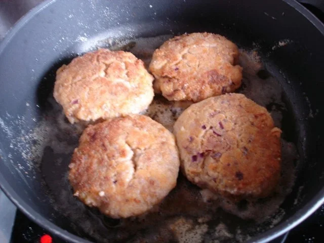 Buletten mit Kartoffelpüree und Möhren-Mais-Gemüse - Rezept - Bild Nr. 2