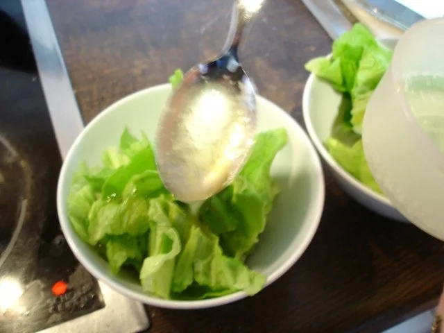 Buletten mit Kartoffelpüree und Kopfsalat - Rezept - Bild Nr. 7