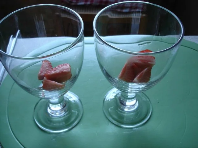 Rezept: Eis-Früchte-Becher Bild Nr. 10 Eis-Früchte-Becher - Rezept - Bild Nr. 10