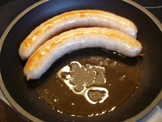 Feine Bratwurst mit Selleriestampfkartoffeln und Gemüse - Rezept - Bild Nr. 5