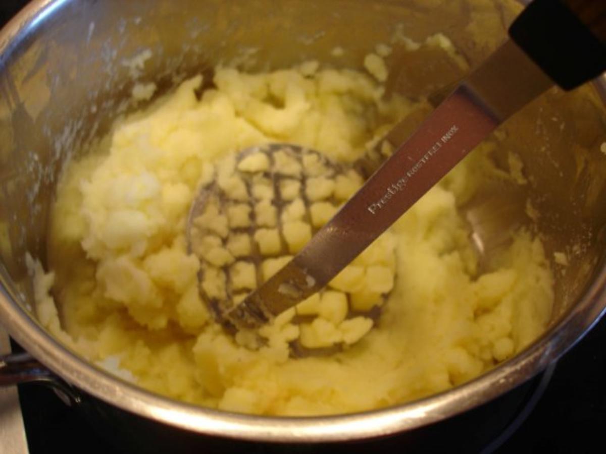 Feine Bratwurst mit Selleriestampfkartoffeln und Gemüse - Rezept - Bild Nr. 7