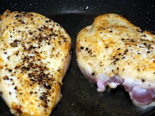 Hähnchenbrust unter mediterraner Pumpernickelhaube mit Süßkartoffelpüree - Rezept - Bild Nr. 6