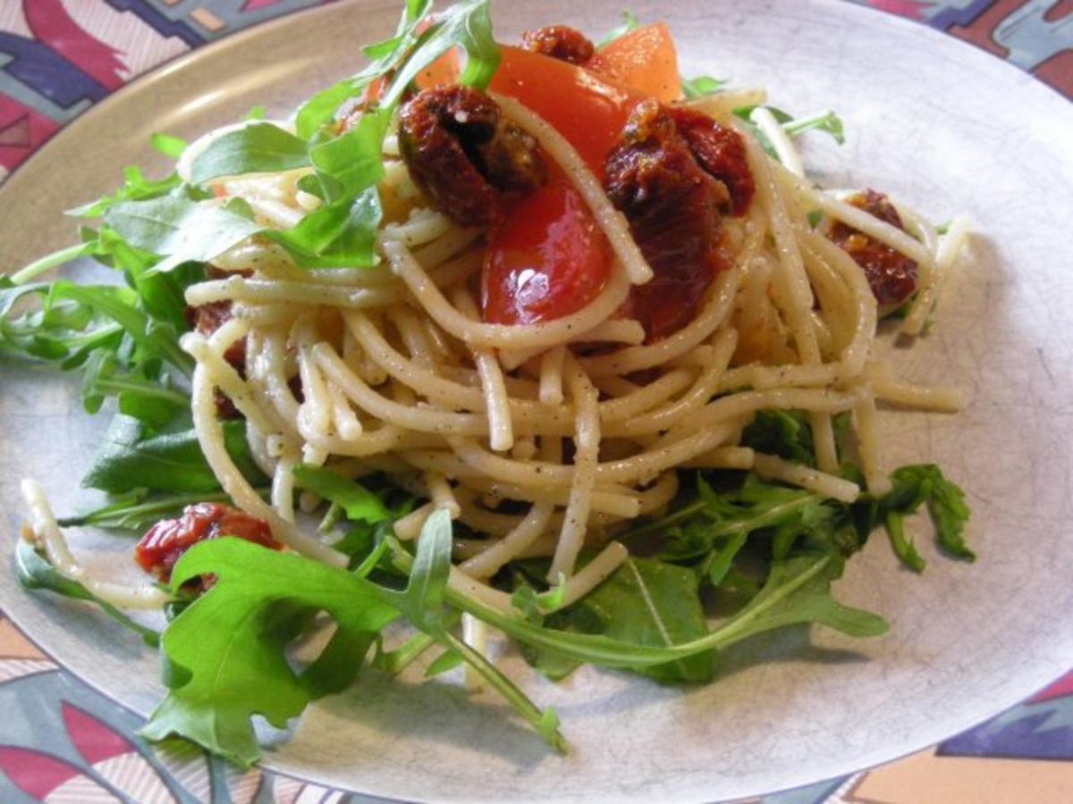 Spaghettisalat mediteran - Rezept