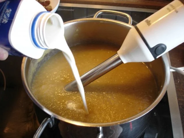 Rezept: Kohlrabi-Suppe mit Würstchen Bild Nr. 12 Kohlrabi-Suppe mit Würstchen - Rezept - Bild Nr. 12