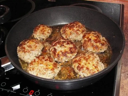 Rezept: Michis Frikadellen mit Kräuter Bild Nr. 3 Michis Frikadellen mit Kräuter - Rezept - Bild Nr. 3