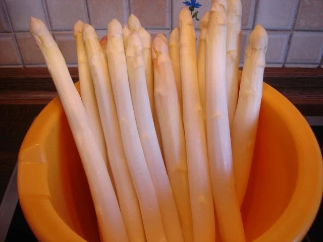 Spargel mit Schinken, Salbei und Parmesan - Rezept - Bild Nr. 3