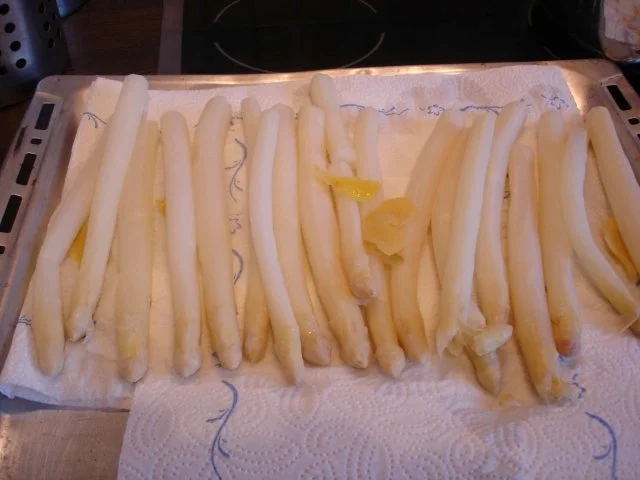 Spargel mit Schinken, Salbei und Parmesan - Rezept - Bild Nr. 6