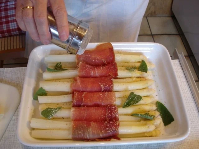 Spargel mit Schinken, Salbei und Parmesan - Rezept - Bild Nr. 15