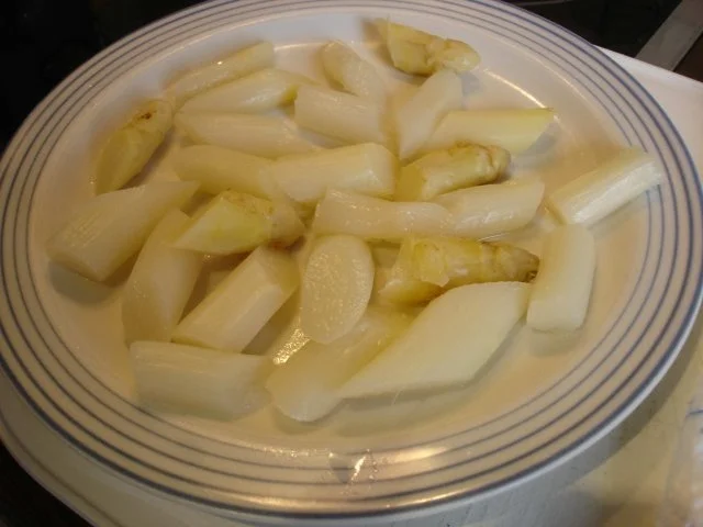 Rezept: Spargelpizza Bild Nr. 10 Spargelpizza - Rezept - Bild Nr. 10