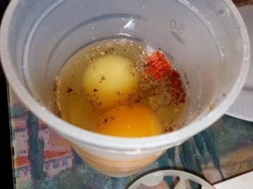 Pfannengericht: Omlette mit Garnelen, Brot und Mozzarella - Rezept - Bild Nr. 4