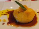 Gänseleber-Ragout im ganzen Apfel an Thaiti-Vanille mit Safran-Portweinjus - Rezept