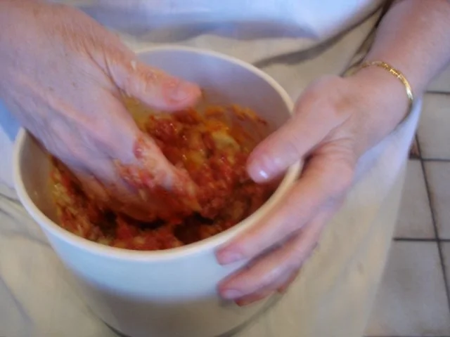 Hackfleischspieße mit Kartoffelstampf und Möhrenblütencurry - Rezept - Bild Nr. 3