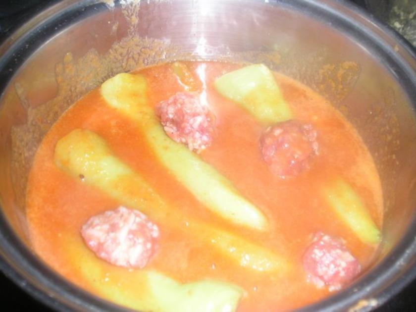 Ungarisches Töltött Paprika (gefüllte Paprika) - Rezept - kochbar.de