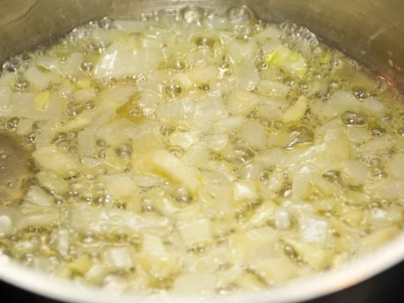 Rezept: Jacobsmuschel auf Rote-Bete-Püree mit Safranschaum Bild Nr. 4 Jacobsmuschel auf Rote-Bete-Püree mit Safranschaum - Rezept - Bild Nr. 4