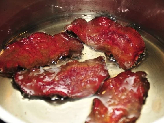 Rezept: Jacobsmuschel auf Rote-Bete-Püree mit Safranschaum Bild Nr. 7 Jacobsmuschel auf Rote-Bete-Püree mit Safranschaum - Rezept - Bild Nr. 7