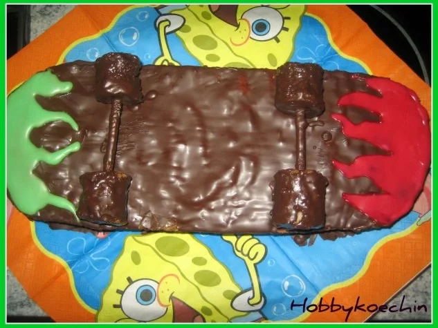 Rezept: Motivkuchen - Skateboard Bild Nr. 2 Motivkuchen - Skateboard - Rezept - Bild Nr. 2