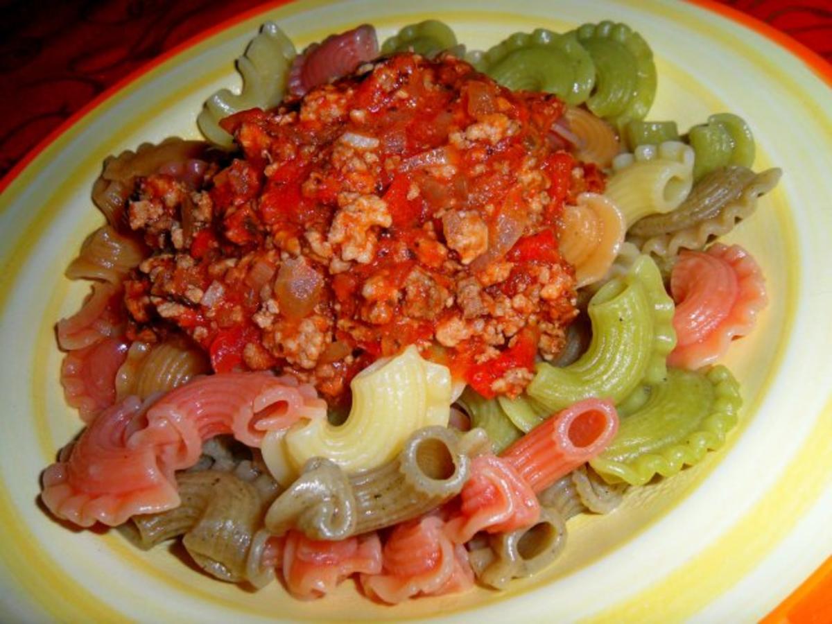 Bunte Pasta mit Hackfleisch-Bolognese „Diavolo“ - Rezept - Bild Nr. 2
