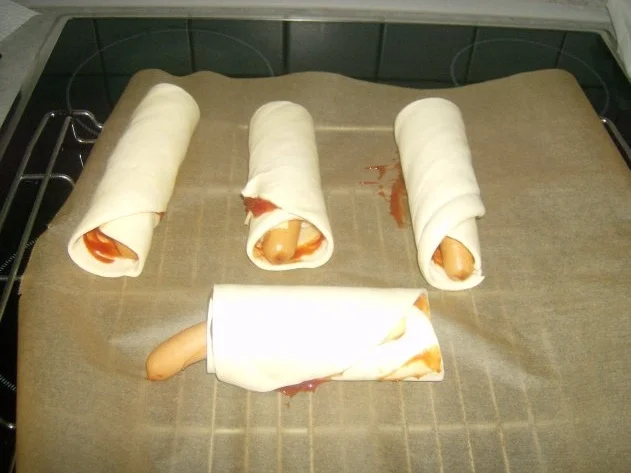 Rezept: Schneggales Würstl im Schlafrock Bild Nr. 5 Schneggales Würstl im Schlafrock - Rezept - Bild Nr. 5