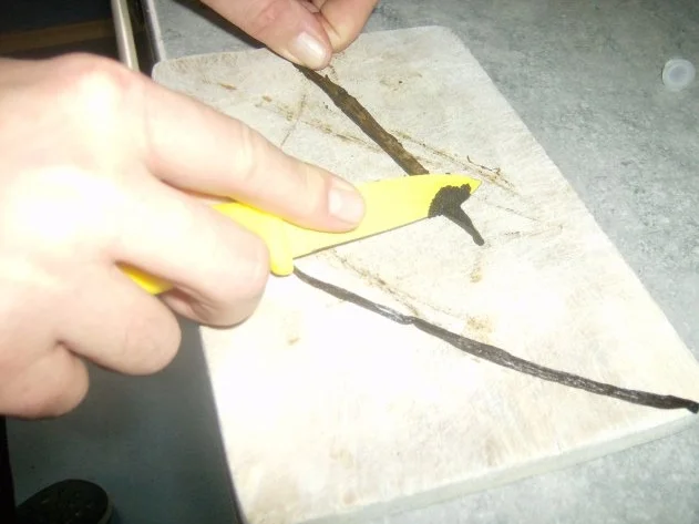 Rezept: Vanilleeis selbsgemacht mit heißen Himbeeren Bild Nr. 3 Vanilleeis selbsgemacht mit heißen Himbeeren - Rezept - Bild Nr. 3