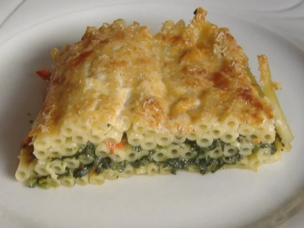 Makkaroni-Auflauf mit Paprikaspinat - Rezept