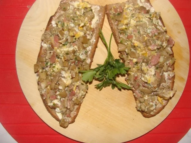Rezept: Abendbrot : Austernpilze mit Kochschinken und Rührei Abendbrot : Austernpilze mit Kochschinken und Rührei - Rezept