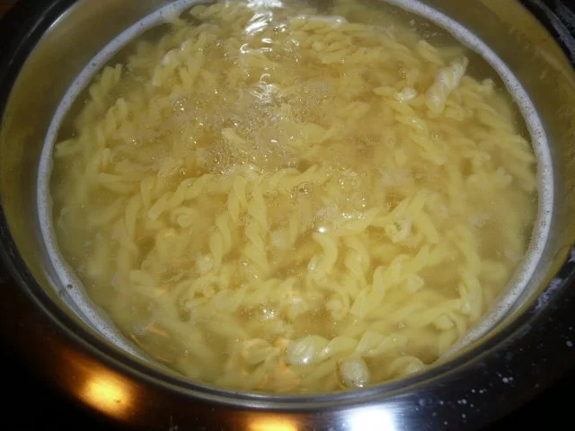 Rezept: Nudeln in Gorgonzolasoße Bild Nr. 2 Nudeln in Gorgonzolasoße - Rezept - Bild Nr. 2