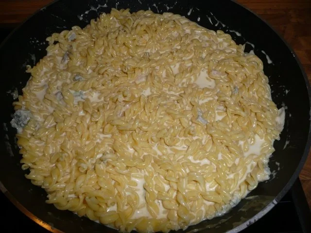 Rezept: Nudeln in Gorgonzolasoße Bild Nr. 5 Nudeln in Gorgonzolasoße - Rezept - Bild Nr. 5