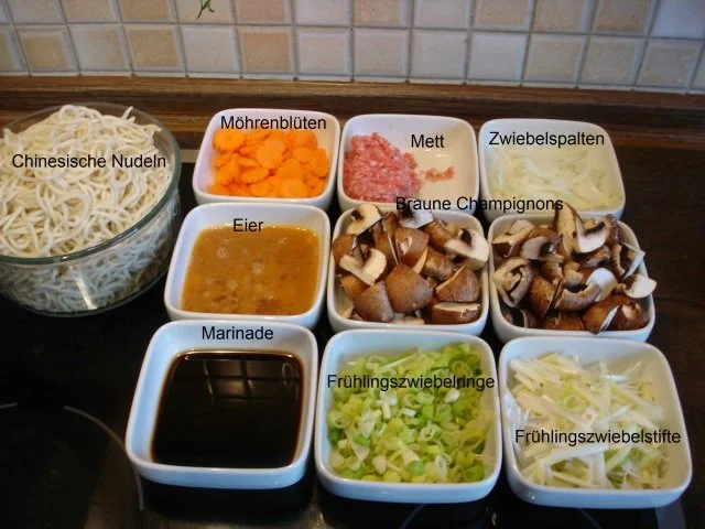 Chinesische Bratnudeln nach Papa V - Rezept - Bild Nr. 2