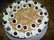 Himbeertorte mit einer Mandeldecke ! - Rezept