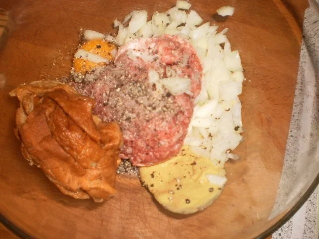 Frikadellen in Champignon-Gurken-Soße - Rezept - Bild Nr. 3