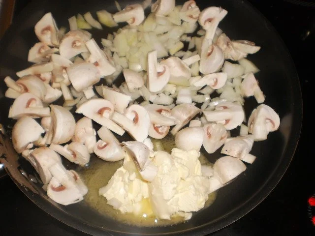 Frikadellen in Champignon-Gurken-Soße - Rezept - Bild Nr. 4