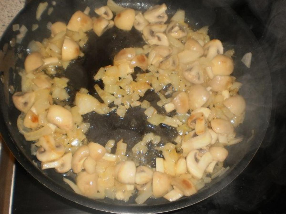 Frikadellen in Champignon-Gurken-Soße - Rezept - Bild Nr. 5