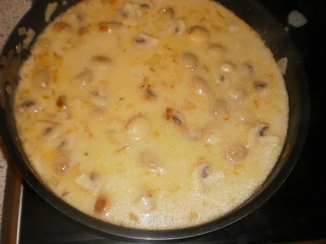 Frikadellen in Champignon-Gurken-Soße - Rezept - Bild Nr. 8