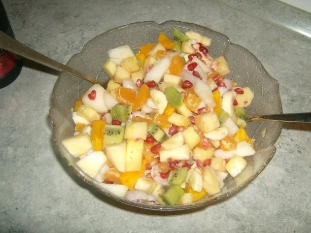 Obstsalat mit Schuß - Rezept
