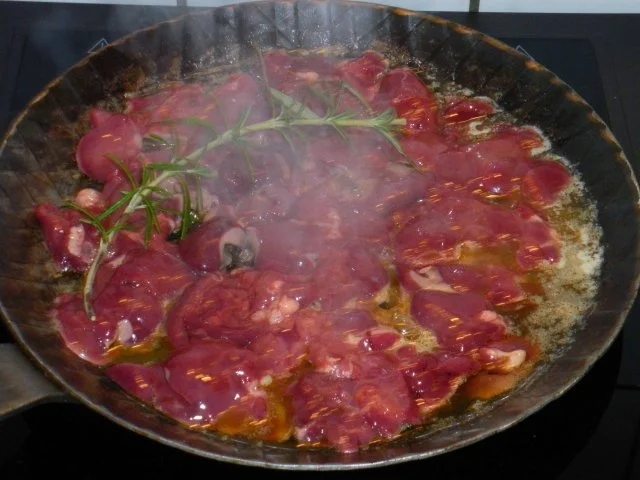 Rezept: Hähnchenleber in Tomatensoße....... Bild Nr. 2 Hähnchenleber in Tomatensoße....... - Rezept - Bild Nr. 2