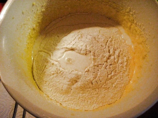 Rezept: Gugelhupf mit Sauerkirschen Bild Nr. 6 Gugelhupf mit Sauerkirschen - Rezept - Bild Nr. 6