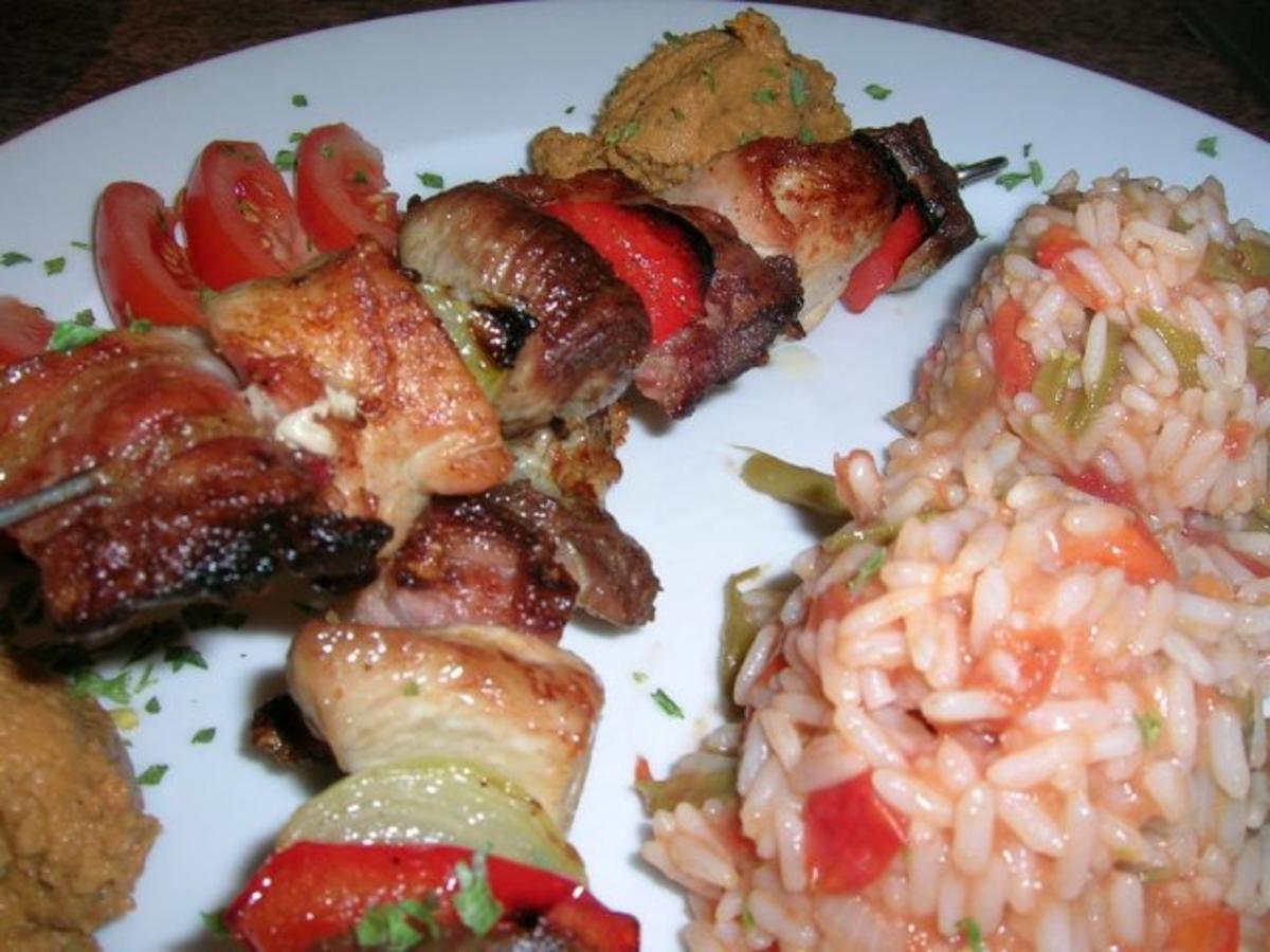 Raznjici - serbische Fleischspieße nach unserer Art mit Djuvec-Reis, Ajvar+Krautsalat - Rezept - Bild Nr. 6