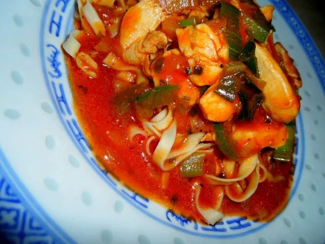 Hühnchen mit Paprika in fernöstlicher BBQ-Sauce; scharf - Rezept