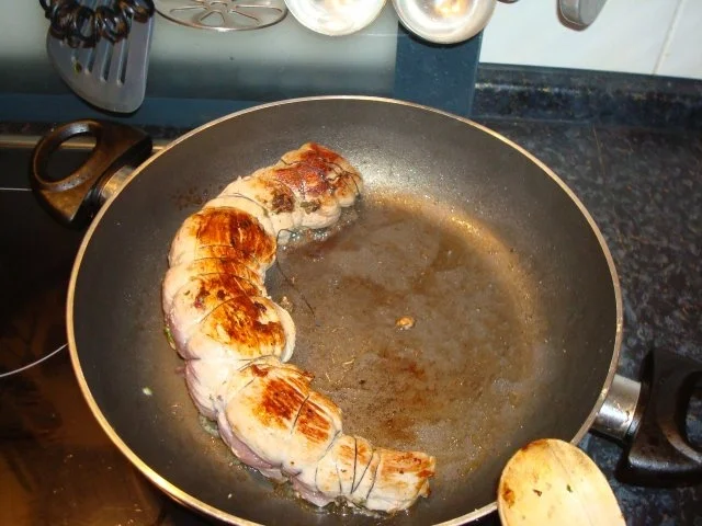 Rezept: Gefülltes Schweinefilet mit Nudeln und Paprikagemüse Bild Nr. 2 Gefülltes Schweinefilet mit Nudeln und Paprikagemüse - Rezept - Bild Nr. 2